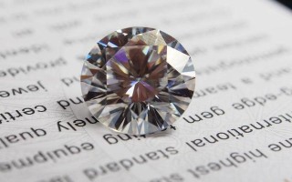 怎么区分莫桑钻和钻石,如何辨别莫桑钻和钻石的区别
