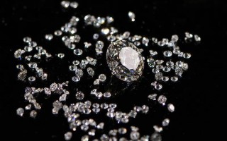 钻石价格暴跌现在钻石价格是涨还是跌