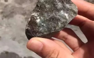 翡翠原石怎么辨别有种和没种的区别翡翠原石怎么辨别有种和没种