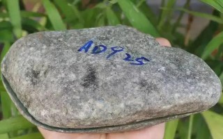 南齐翡翠原石有几种皮壳,南齐翡翠原石皮壳起包浆
