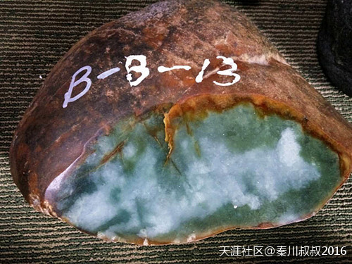 罕见！54公斤缅甸原石开出满料翡翠-第9张图片-翡翠网