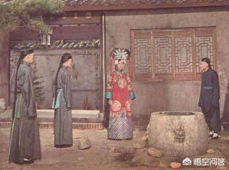 清朝灭亡后，很多珠宝都被扔到了故宫的井里，为什么没人去打捞？-第2张图片-翡翠网