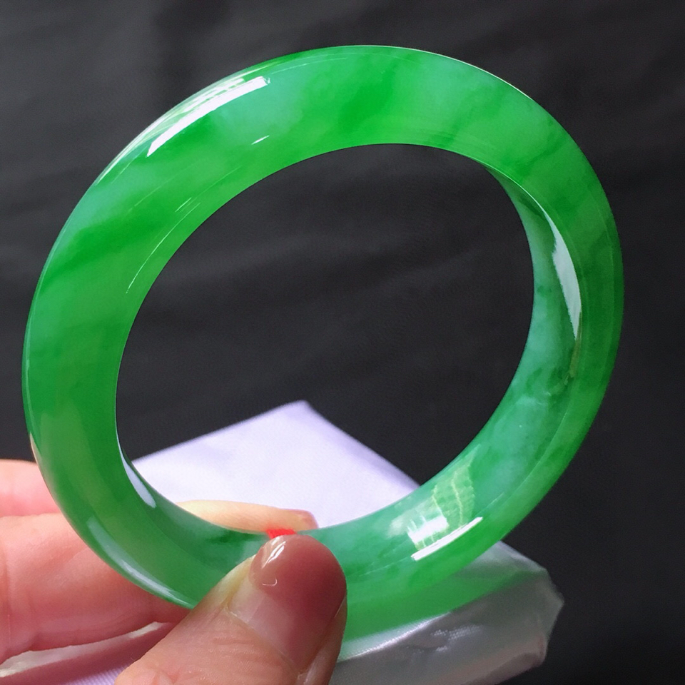 精品赏析： 冰种飘阳绿手镯（56.3mm）翡翠-第1张图片-翡翠网