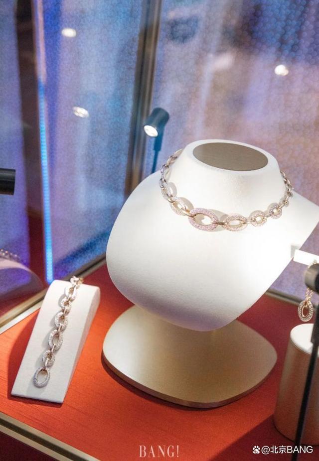 香港十大珠宝品牌排行榜最新香港十大珠宝品牌排行榜-第2张图片-翡翠网