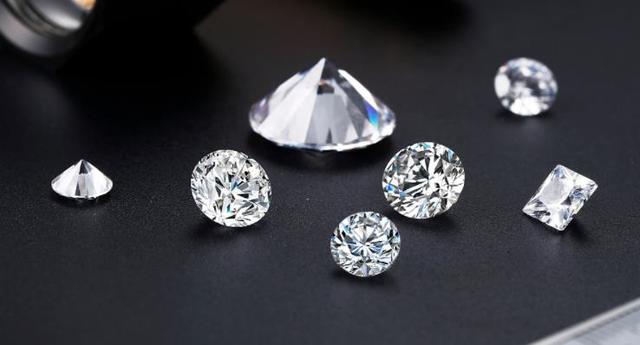 怎么判断钻石真假钻石真假最简单方法-第2张图片-翡翠网