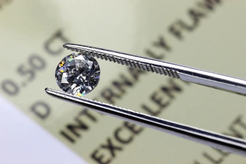 天然钻石与人工钻石的区别人工钻石的区别-第2张图片-翡翠网