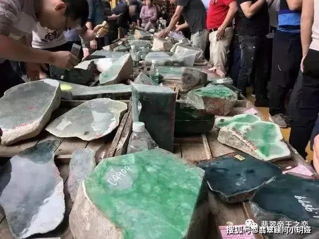 翡翠原石捡矿人,有什么矿石和翡翠原石相似的-第2张图片-翡翠网