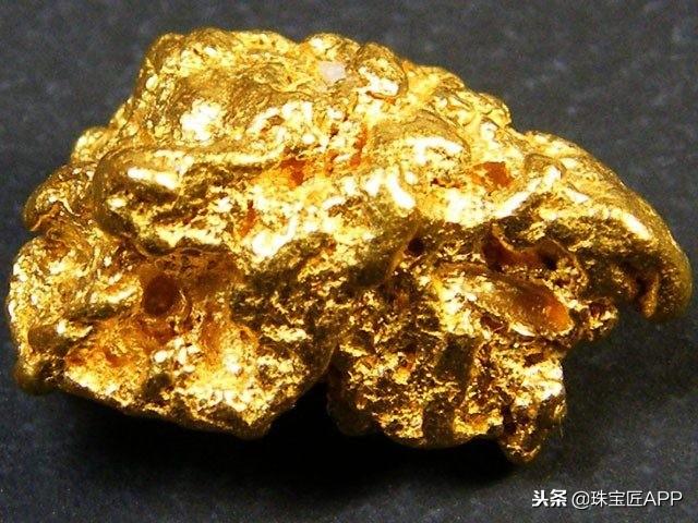 翡翠手镯有金点翡翠里面有矿物质金点-第5张图片-翡翠网