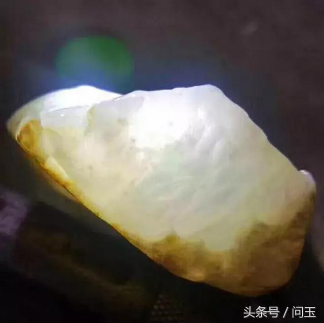 翡翠原石玻璃,翡翠玻璃种和冰种的区别在哪里-第15张图片-翡翠网