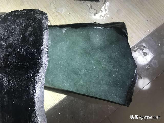 格应角翡翠原石皮厚吗,格应角翡翠原石特点-第16张图片-翡翠网