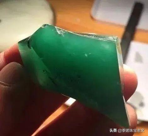 翡翠原石到底值多少钱,翡翠原石多少钱一克-第7张图片-翡翠网