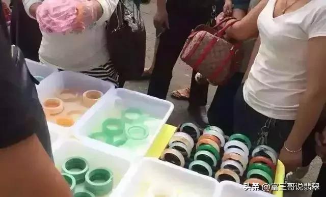 丽江翡翠购物店骗局,翡翠手镯骗局-第2张图片-翡翠网