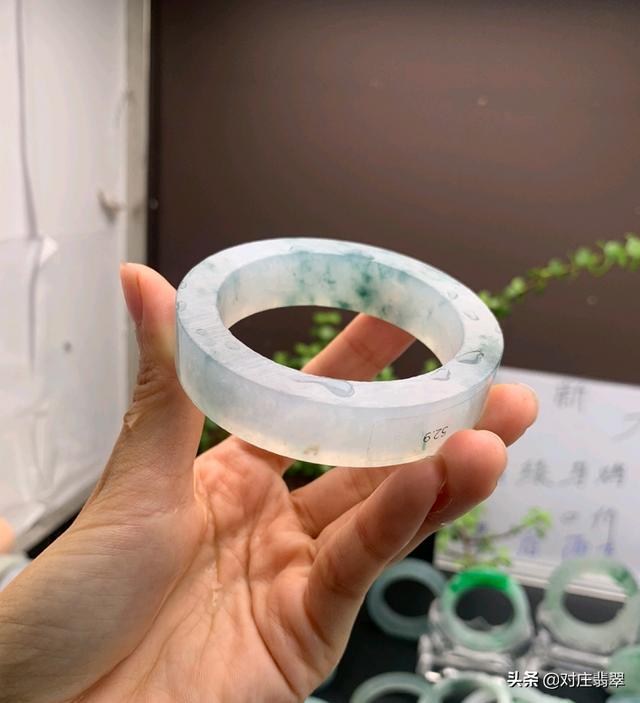 水草玛瑙和翡翠的区别,水草翡翠手镯-第9张图片-翡翠网