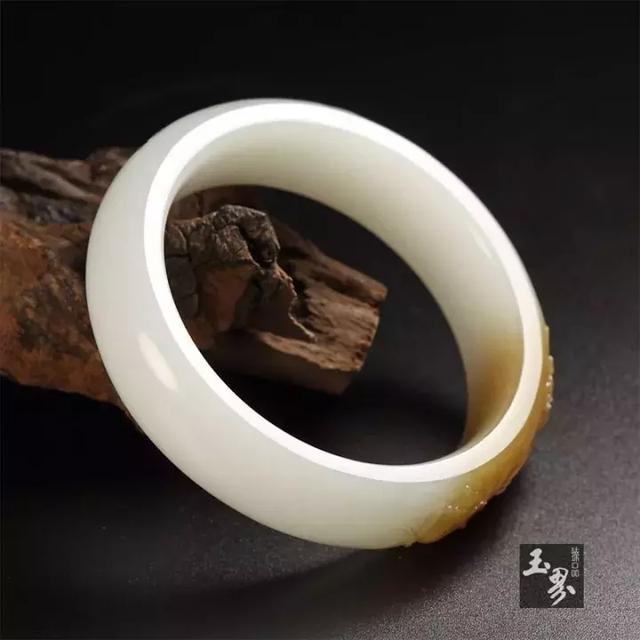 翡翠雕花手镯图案,2万的翡翠手镯-第6张图片-翡翠网