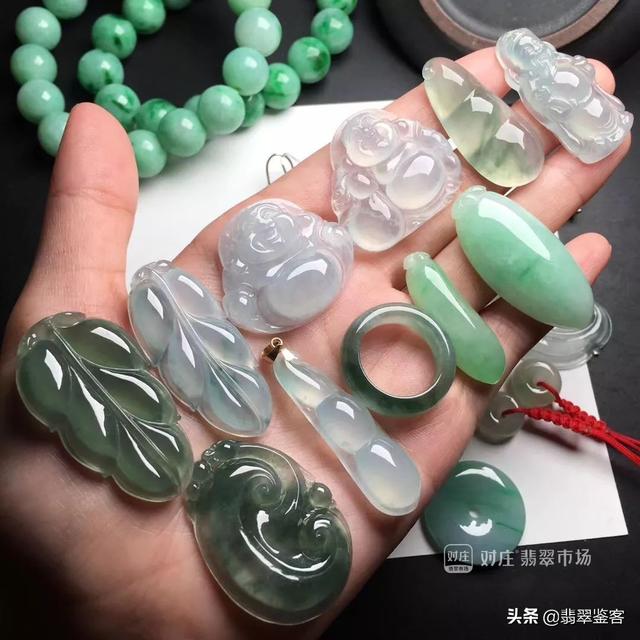 翡翠有裂纹可以佩戴吗翡翠手镯带黄褐色-第5张图片-翡翠网