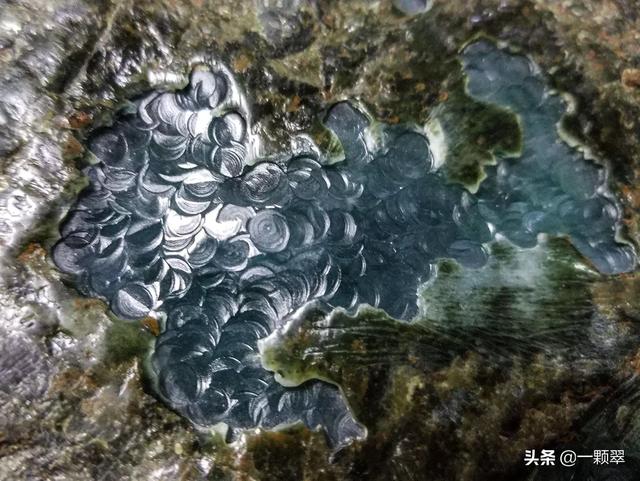 翡翠原石灯油青种翡翠原石打灯图-第16张图片-翡翠网