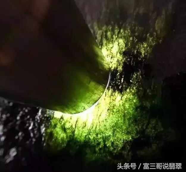 赌石300块钱赌出5亿翡翠赌石知识-第5张图片-翡翠网