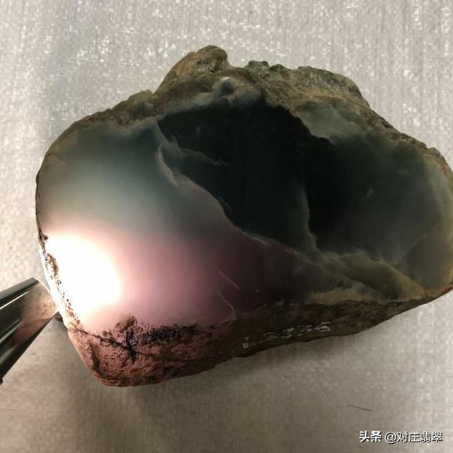 翡翠原石酸洗作假,翡翠原石有造假的吗-第10张图片-翡翠网