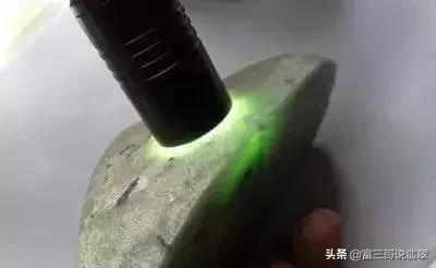 什么是好翡翠,翡翠水头的基本知识-第3张图片-翡翠网