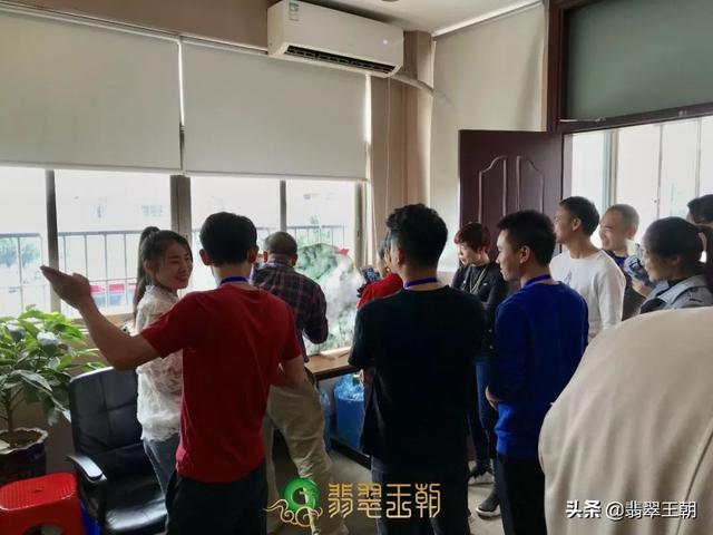 翡翠旗原石视频翡翠抛光视频-第29张图片-翡翠网