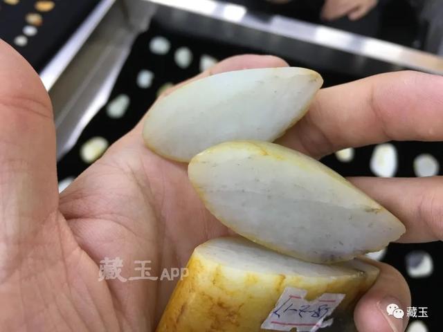 洒金的翡翠原石翡翠杂质与洒金-第15张图片-翡翠网