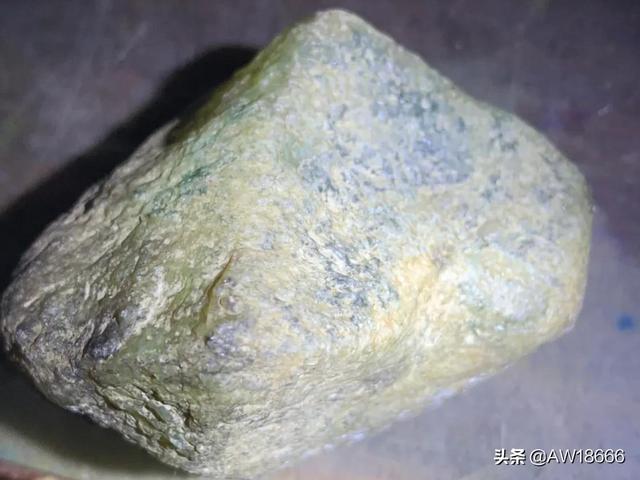 莫湾基和莫西沙区别,黄皮莫西沙翡翠原石色带-第2张图片-翡翠网