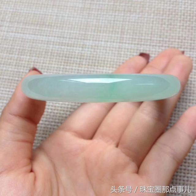 翡翠手镯小了值钱吗,翡翠手镯小了-第12张图片-翡翠网