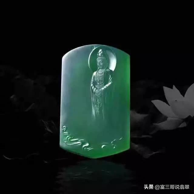 翡翠记者现场怼木那原石木那红皮翡翠原石-第6张图片-翡翠网