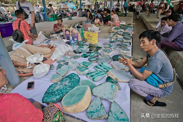 翡翠原石在什么地方卖出,翡翠原石场口有哪些-第5张图片-翡翠网