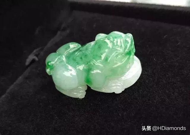 翡翠手镯4000砸坏翡翠手镯视频-第5张图片-翡翠网