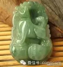 翡翠手镯中有一条很长的黄线,翡翠里面有黄翡好吗-第33张图片-翡翠网