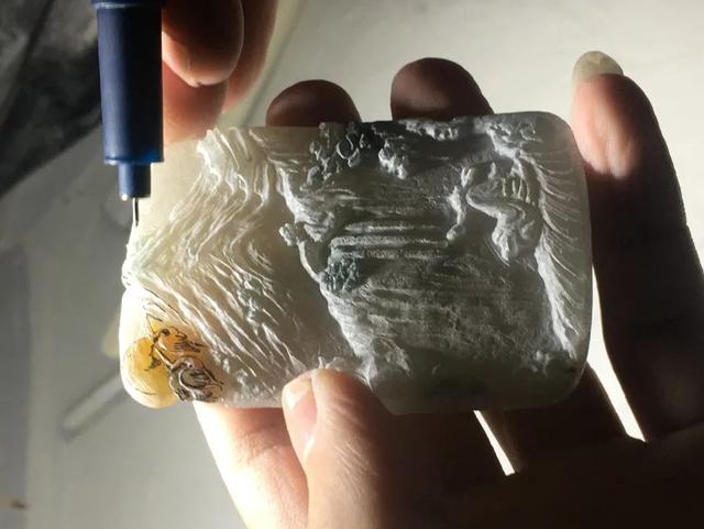 雕刻翡翠山水件价格,翡翠山水牌雕刻视频-第7张图片-翡翠网