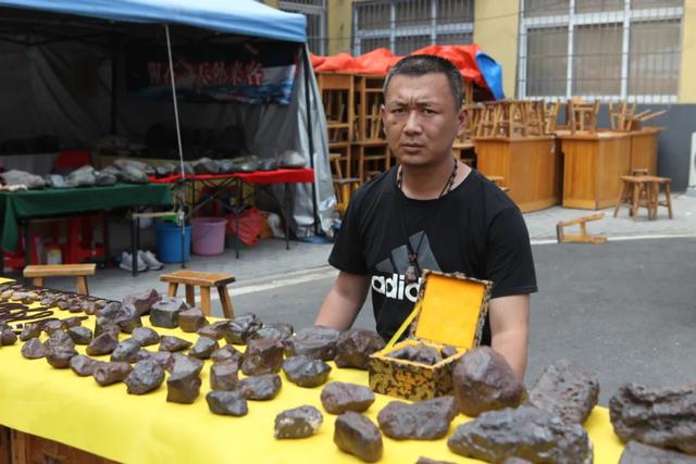 翡翠原石批发,淄博正冰翡翠原石批发市场-第39张图片-翡翠网