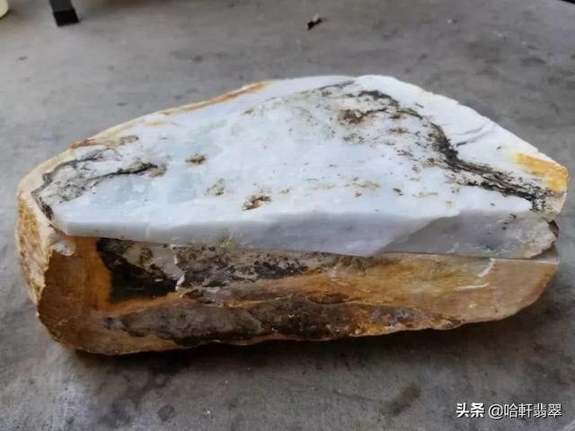 翡翠原石什么是水石和山石,翡翠原石水石-第5张图片-翡翠网