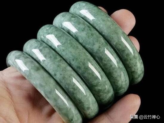 翡翠豆种一般什么价格,豆种翡翠手镯的价位-第5张图片-翡翠网