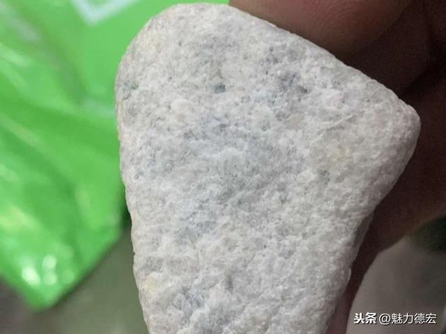 莫西沙5层矿翡翠原石,翡翠莫西沙原石讲解-第1张图片-翡翠网