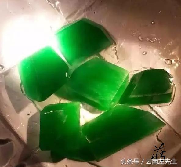 5吨翡翠原石视频翡翠原石鉴别-第6张图片-翡翠网