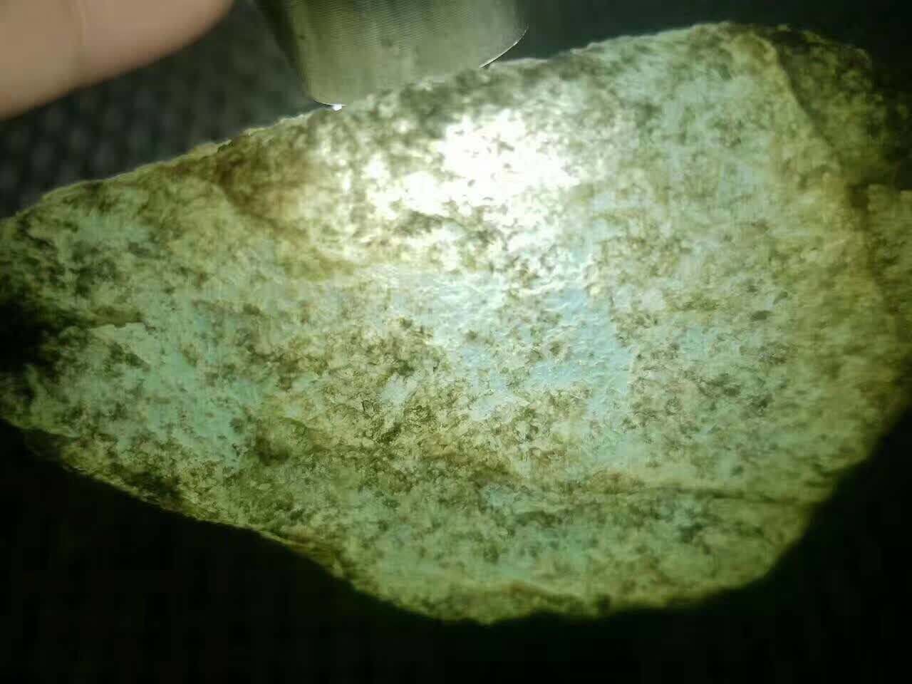 白色不透明是什么翡翠这种翡翠好吗,不透亮的翡翠原石有哪些-第1张图片-翡翠网