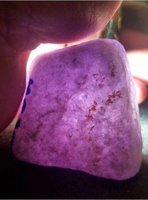 六公斤的翡翠紫罗兰原石顶级紫罗兰翡翠原石图片-第2张图片-翡翠网