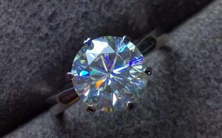 钻石与莫桑钻的区别莫桑钻石和真钻石有什么区别