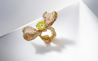 CINDY CHAO 艺术珠宝推出2023年艺术彩钻高级珠宝系列