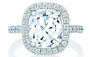 戴比尔斯旗下的钻石品牌有哪些,戴比尔斯旗下的钻石品牌