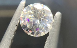 莫桑石和钻石的对比,莫桑石和钻石哪个更好