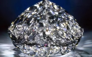 今年钻石还会涨价吗,今年的钻石价格跟往年比是贵还是便宜