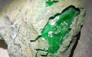 深绿色玉石是什么玉,绿色翡翠原石