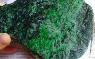 翡翠原石藓和枯的区别翡翠原石的藓化色