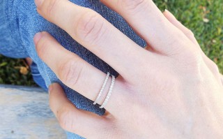 钻石戒指叠戴美的不像话，排钻戒指是首选！