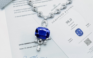 香港将举行珠宝和翡翠春季拍卖会 价值超300万“皇家蓝”蓝宝石将亮相