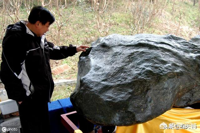一块重约480公斤的和田碧玉山料原石有经济价值吗？-第2张图片-翡翠网