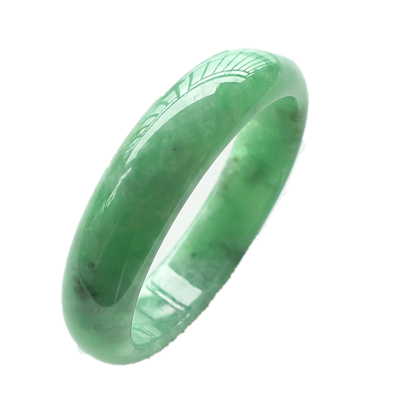 浅绿色翡翠手镯会越戴越绿吗,浅绿色的翡翠手镯-第2张图片-翡翠网